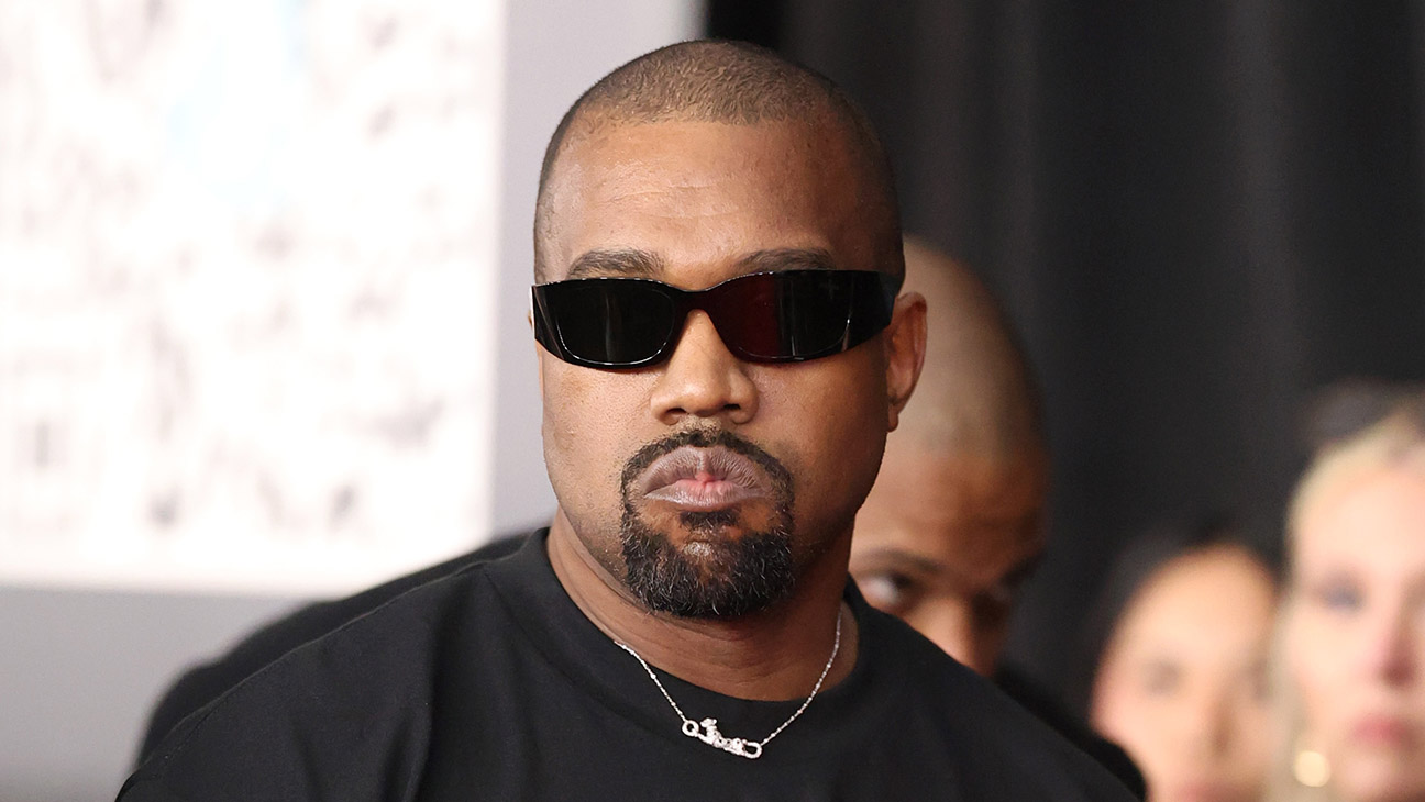Kanye West Joined by Lauryn Hill, Travis Scott at Second SoFi Concert – Celebrity & Entertainment News