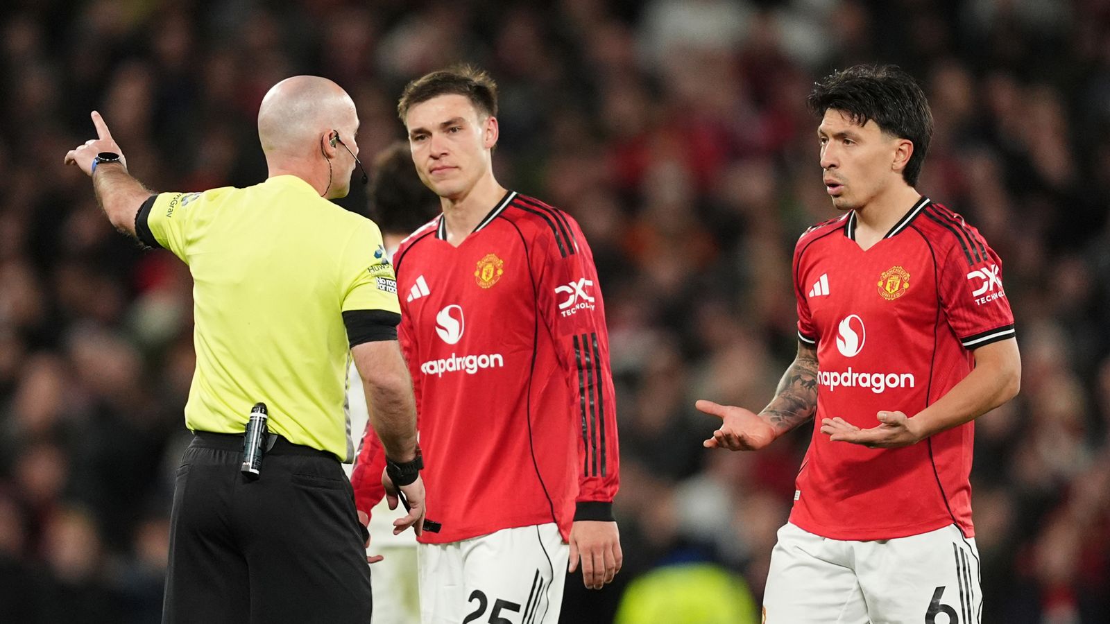 Lisandro Martinez red: Michael Carrick slams ‘shocking’ decision as ‘one of worst I’ve seen’ after VAR overturn vs Leeds | Football News | Latest Sports News