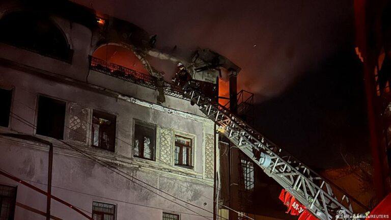 ‘Massive’ Russian air strikes kill at least 14-Breaking News, Latest Updates