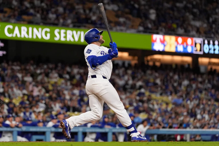 Max Muncy told Dave Roberts he was close. Then came 3 homers and a walk-off | Latest Sports News