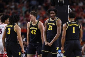 Michigan demolishes Arizona in historic beatdown between 1-seeds | Latest Sports News