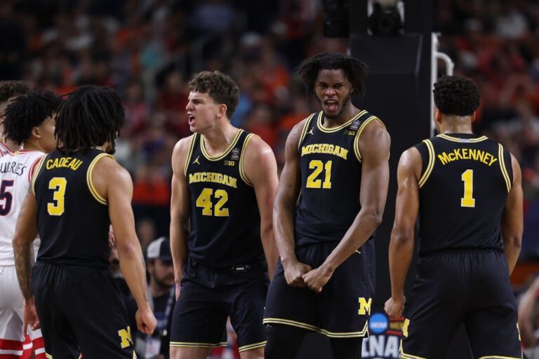 Michigan demolishes Arizona in historic beatdown between 1-seeds | Latest Sports News