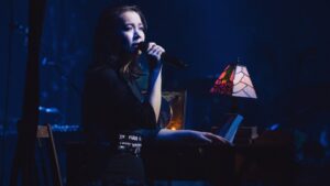 Mitski Brings Mania and Serenity to Residency at Hollywood High: Review – Celebrity & Entertainment News