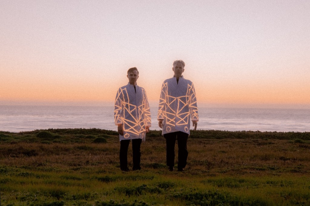 PNAU Returns With Playful ‘Tu Corazón (Your Heart)’ Feat. The Warning – Celebrity & Entertainment News