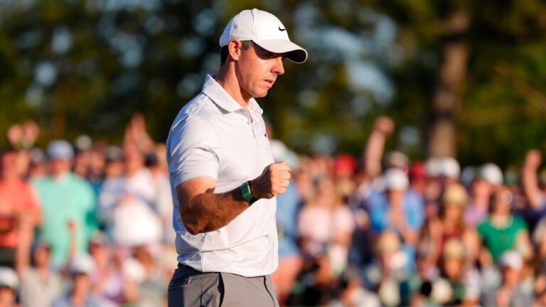 Rory McIlroy leads by 6 shots to set 36-hole record at Masters | Latest Sports News