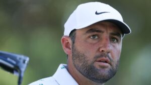 Scottie Scheffler fires Masters career-low 65, back in mix | Latest Sports News