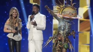The Masked Singer Season 14 Finale: Winner Ashlee Simpson – Celebrity & Entertainment News