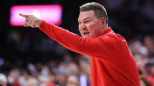 Tommy Lloyd agrees to new 5-year deal with Arizona | Latest Sports News