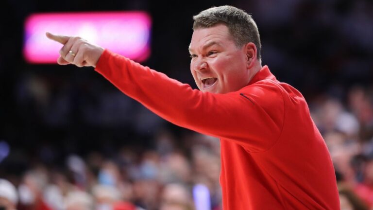 Tommy Lloyd agrees to new 5-year deal with Arizona | Latest Sports News