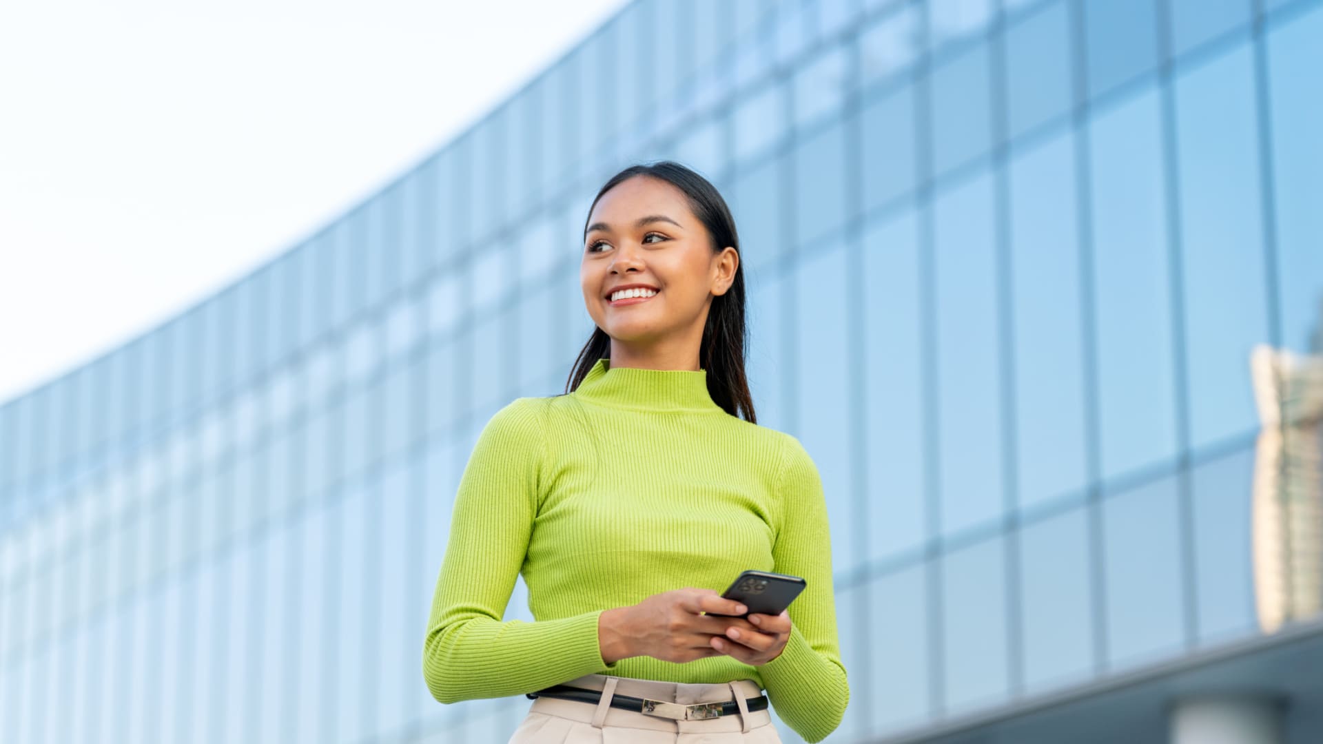 Top 10 large U.S. cities for recent college grads in 2026—3 are in Texas – Business News, Markets & Economy
