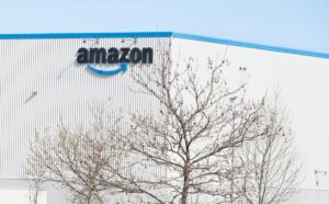 Trump labor board tells Amazon to negotiate with Staten Island warehouse union – Latest Technology News & Trends