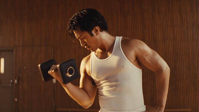 Watch Hudson Williams Workout in New Peloton Ad – Celebrity & Entertainment News