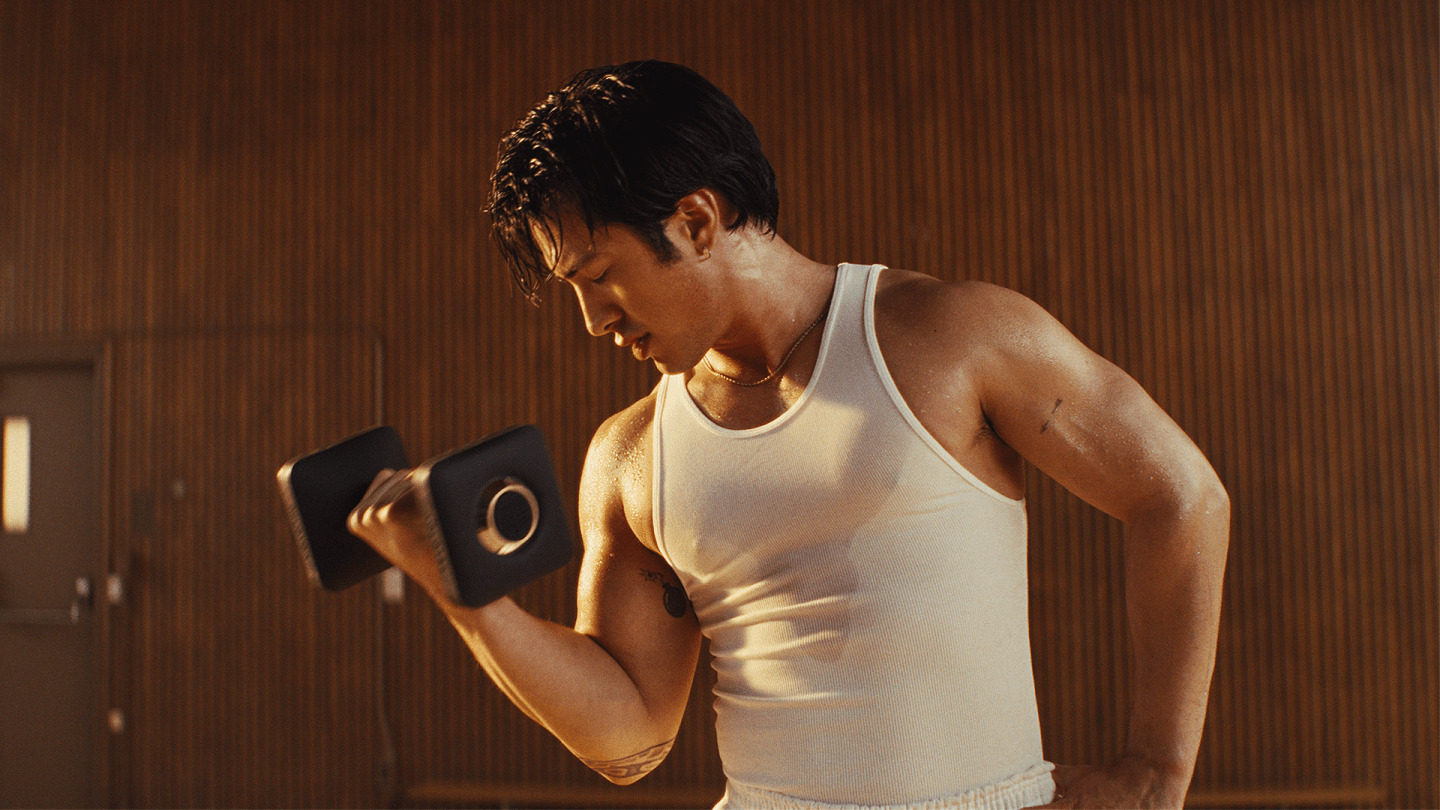 Watch Hudson Williams Workout in New Peloton Ad – Celebrity & Entertainment News