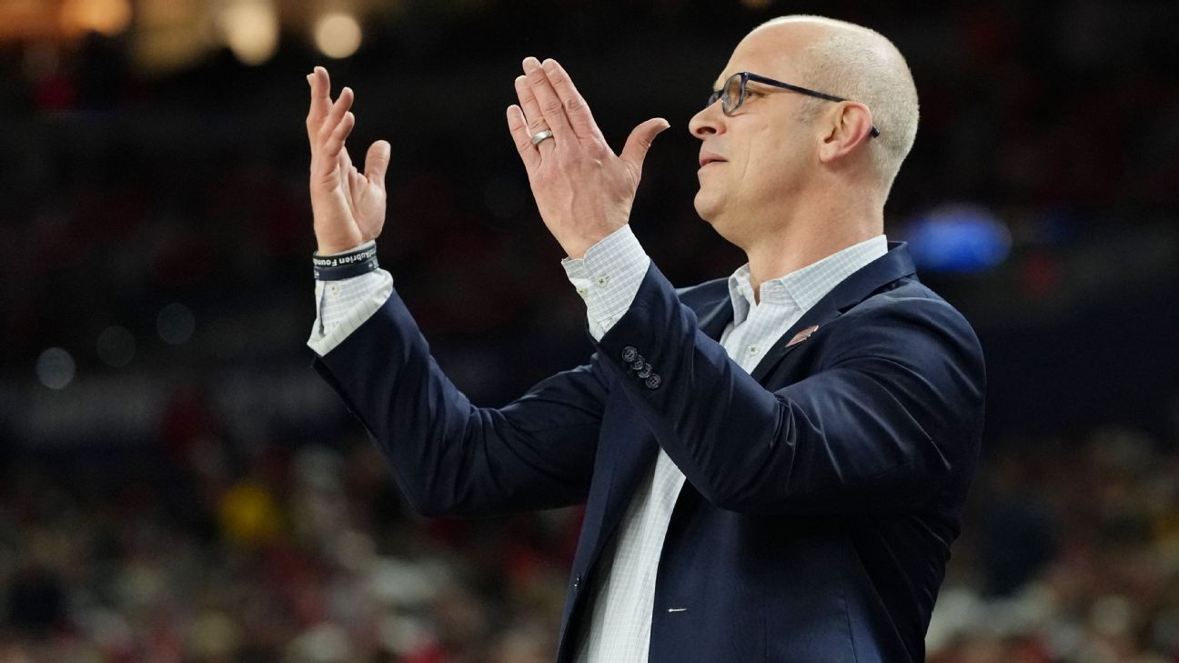 What’s it like watching Dan Hurley lead UConn to the title game | Latest Sports News