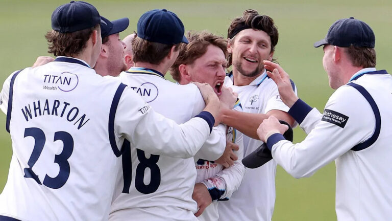 White puts Yorkshire on top before Glam fight back | Latest Sports News